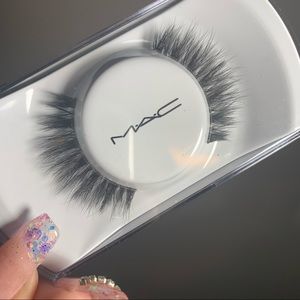MAC false eyelash